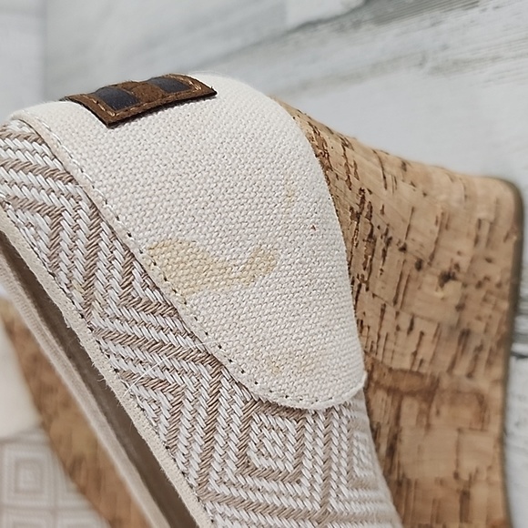 Toms beige cream wedge cork tapestry heel slipon sandal shoes 3.5" heel Size 8.5 - Picture 5 of 14